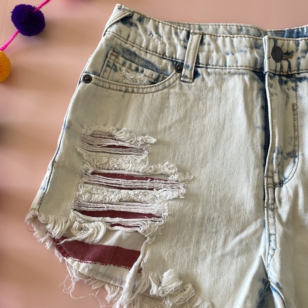 Stars and Stripes High Rise Short Short - Picture 4 of 6
